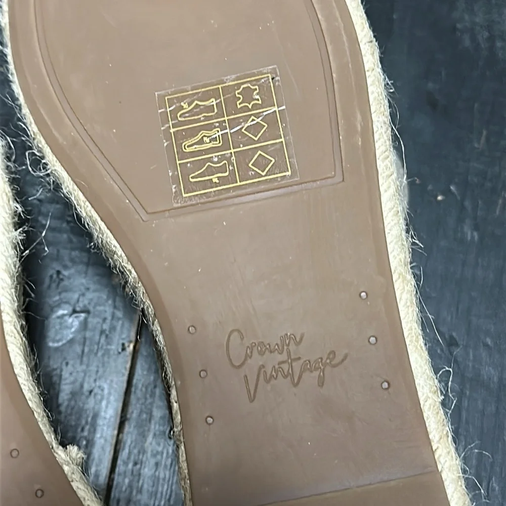 Crown shimmer feminine